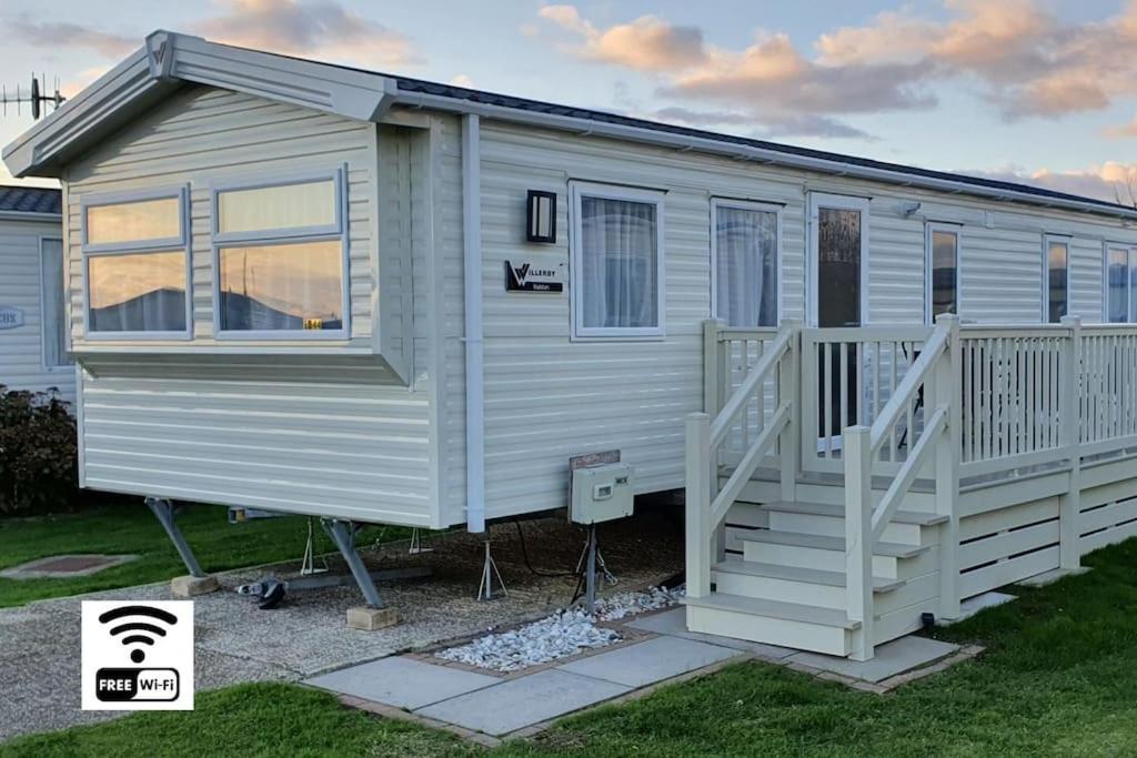Brookside West Sands Holiday Park Seal Bay Selsey Bagian luar foto