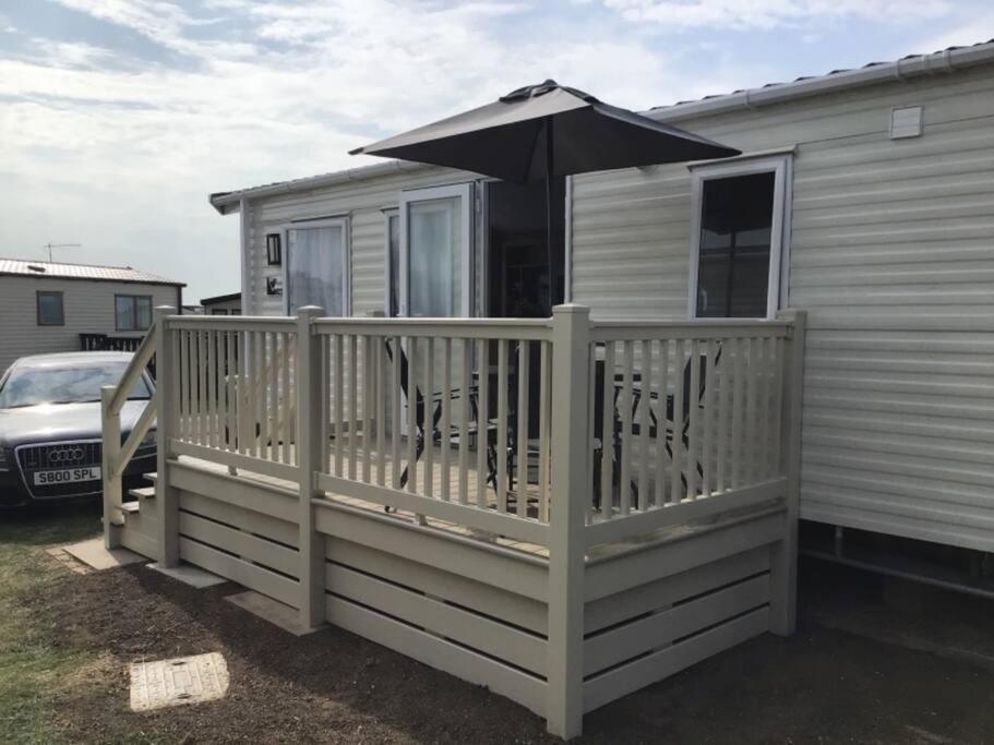 Brookside West Sands Holiday Park Seal Bay Selsey Bagian luar foto